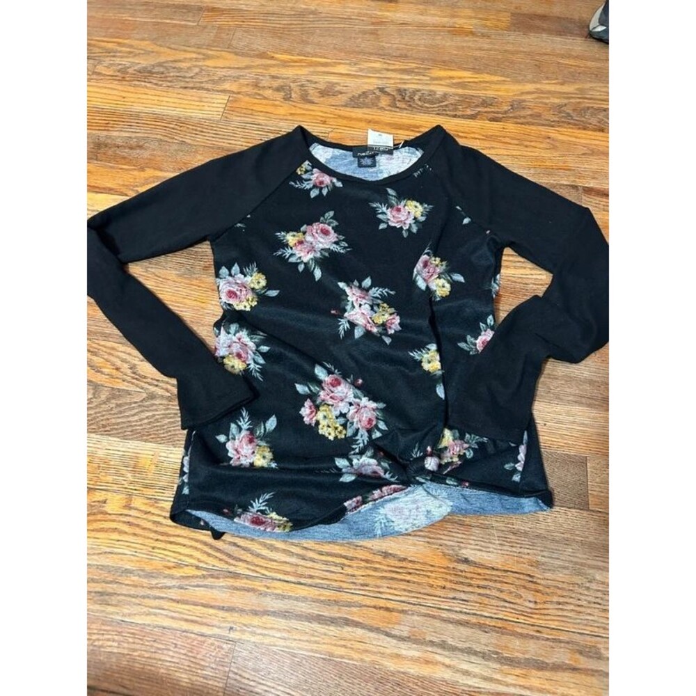 Rue 21 Medium Top